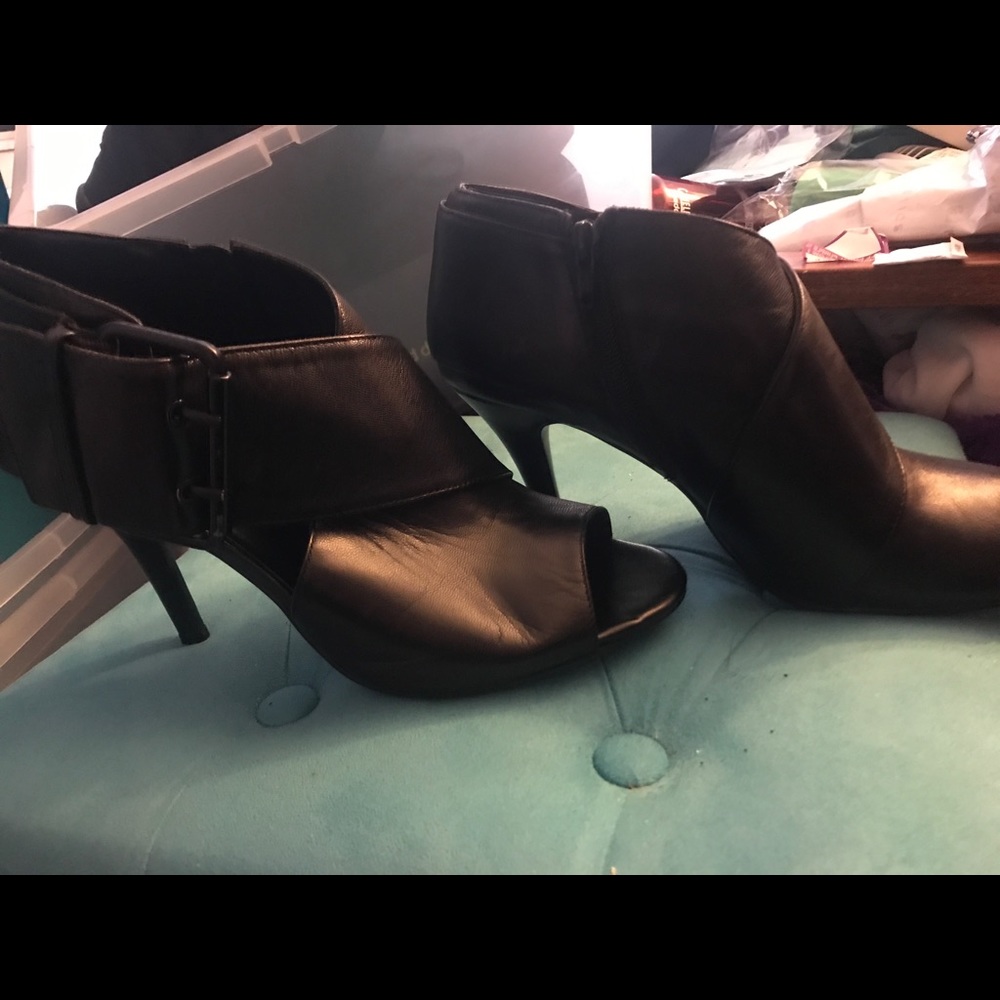 Black open toe heeled booty
